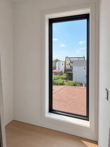 Photo of 515 W 28th Place