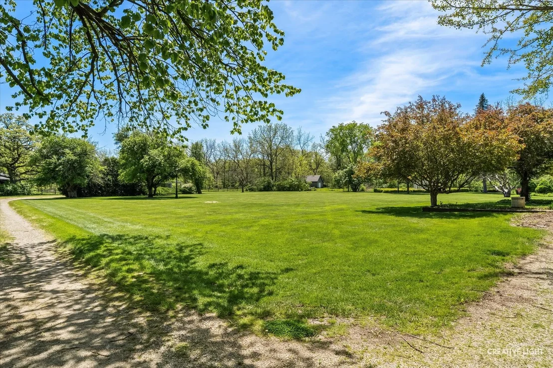 Photo of 33W451 Surrey Road