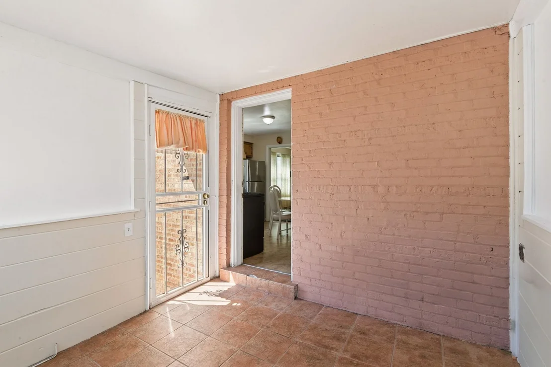 Photo of 207 Brown Avenue