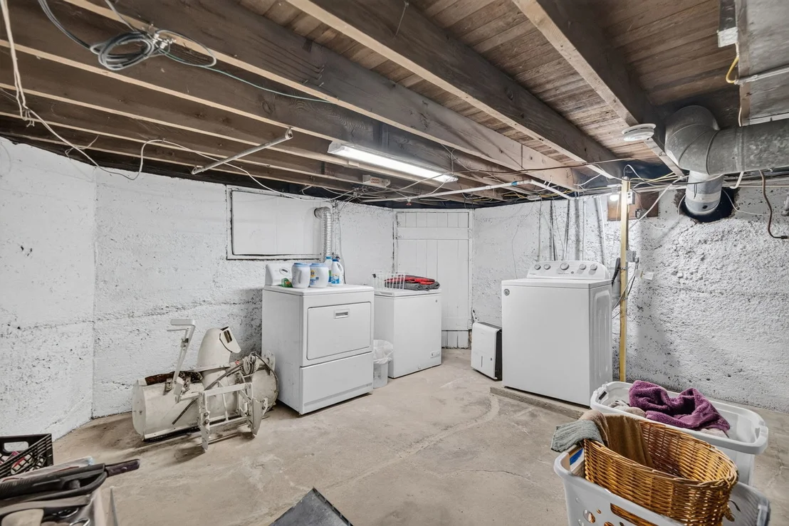 Photo of 105 N Main St