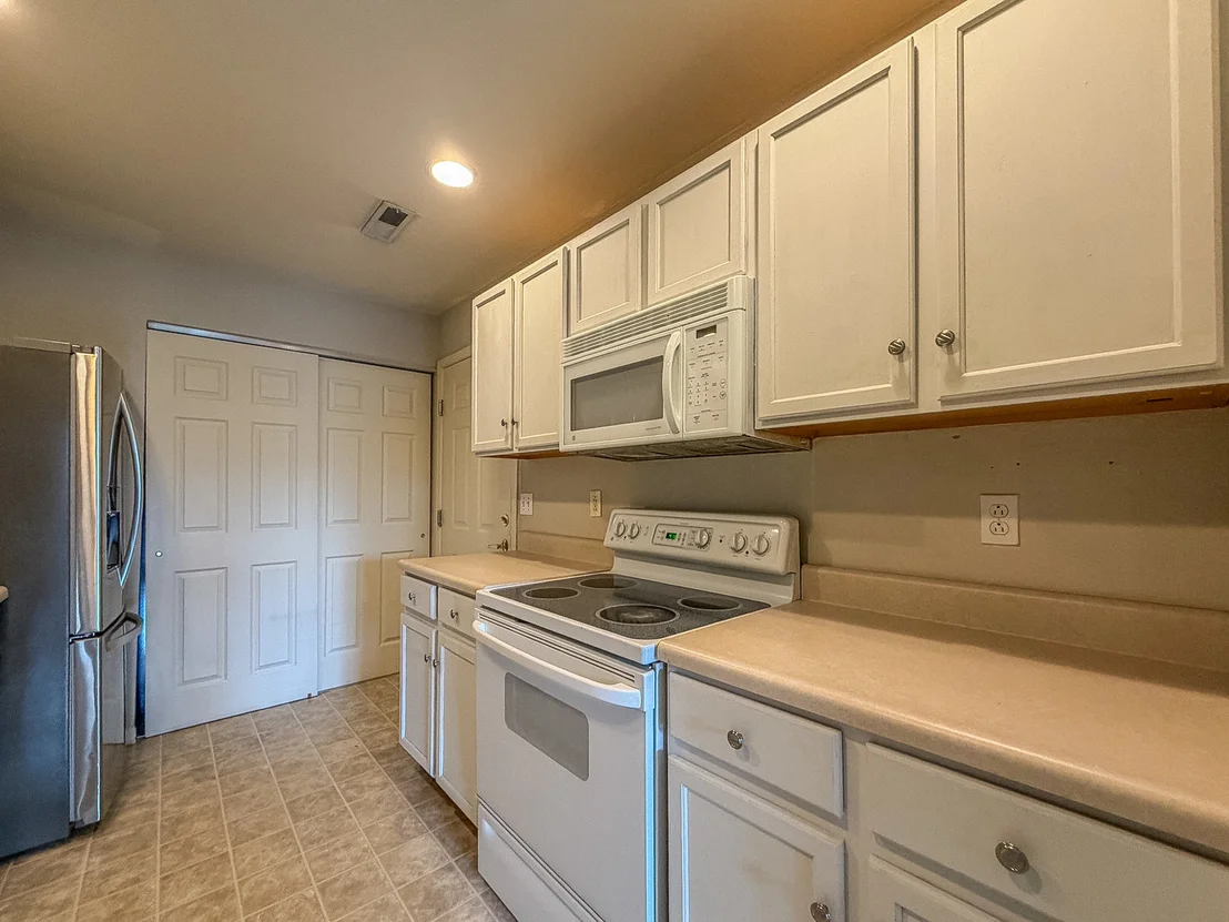 Photo of Unit 201 at 2404 Windward Boulevard