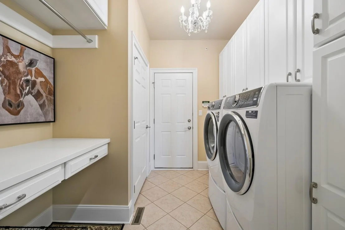 Photo of 1029 Ridgeview Drive