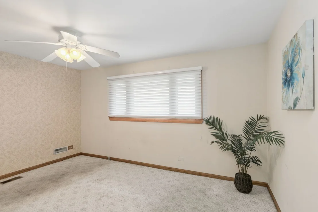 Photo of 927 Gregory Lane