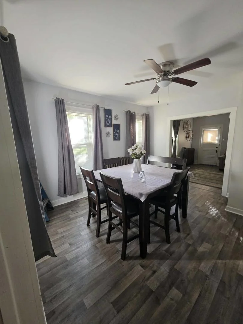 Photo of 554 Bangs Street
