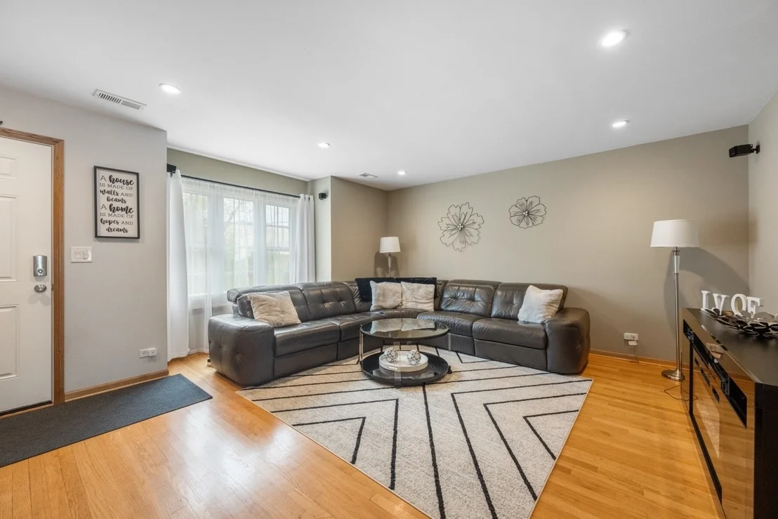 Photo of 702 Windsor Lane