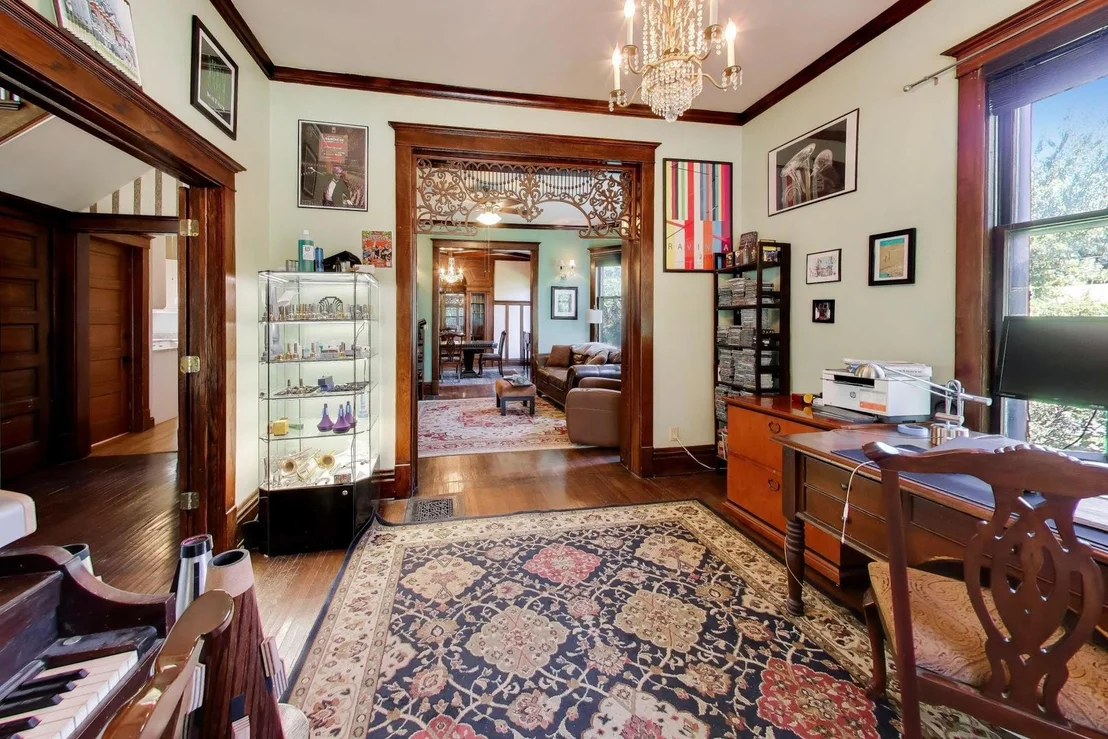 Photo of 582 PARK Street