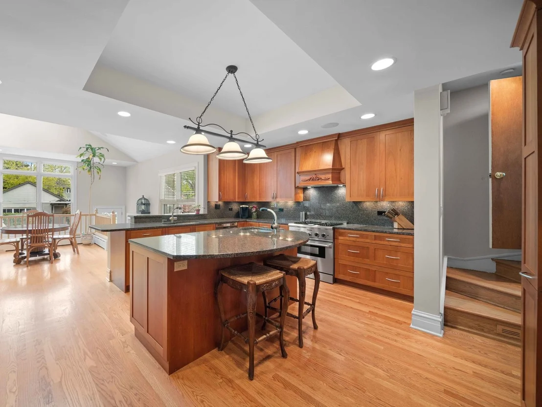 Photo of 1115 Forest Avenue