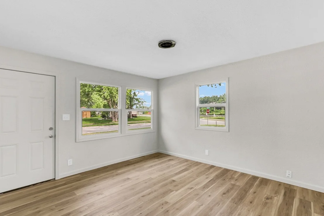 Photo of 1408 Hedge Road