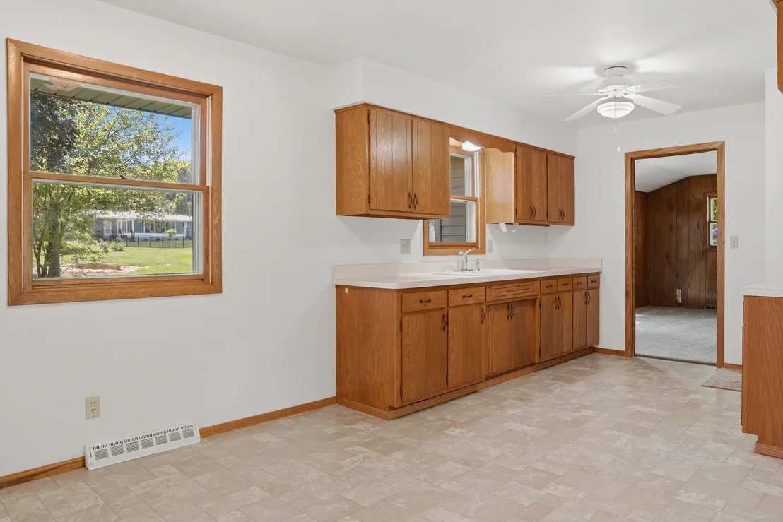 Photo of 281 W Cartwright