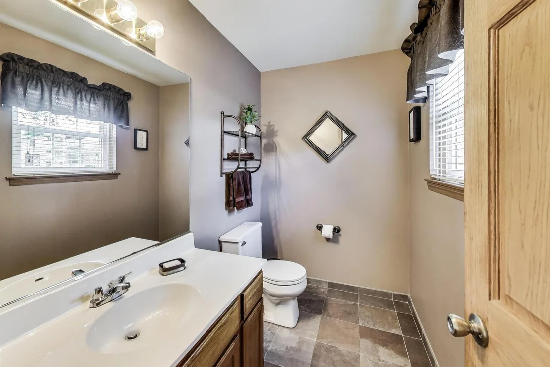 Photo of 659 N Meadows Boulevard N