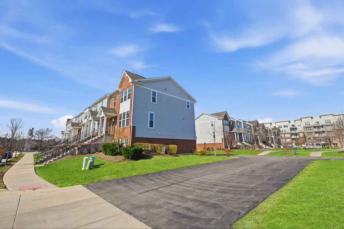 Photo of 72 Nicholas Drive E