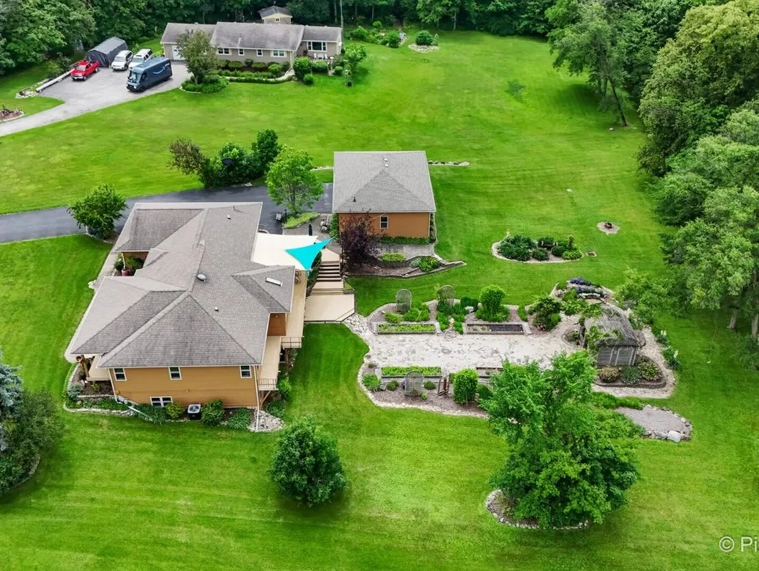 Photo of 28 Tomahawk Trail