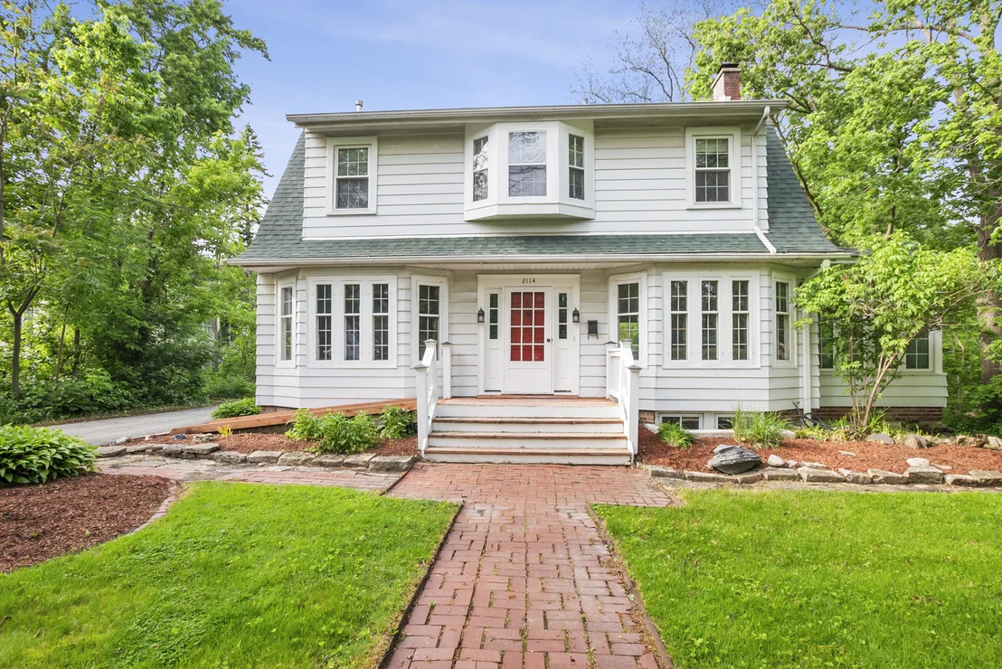 Photo of 2114 Cedar Road