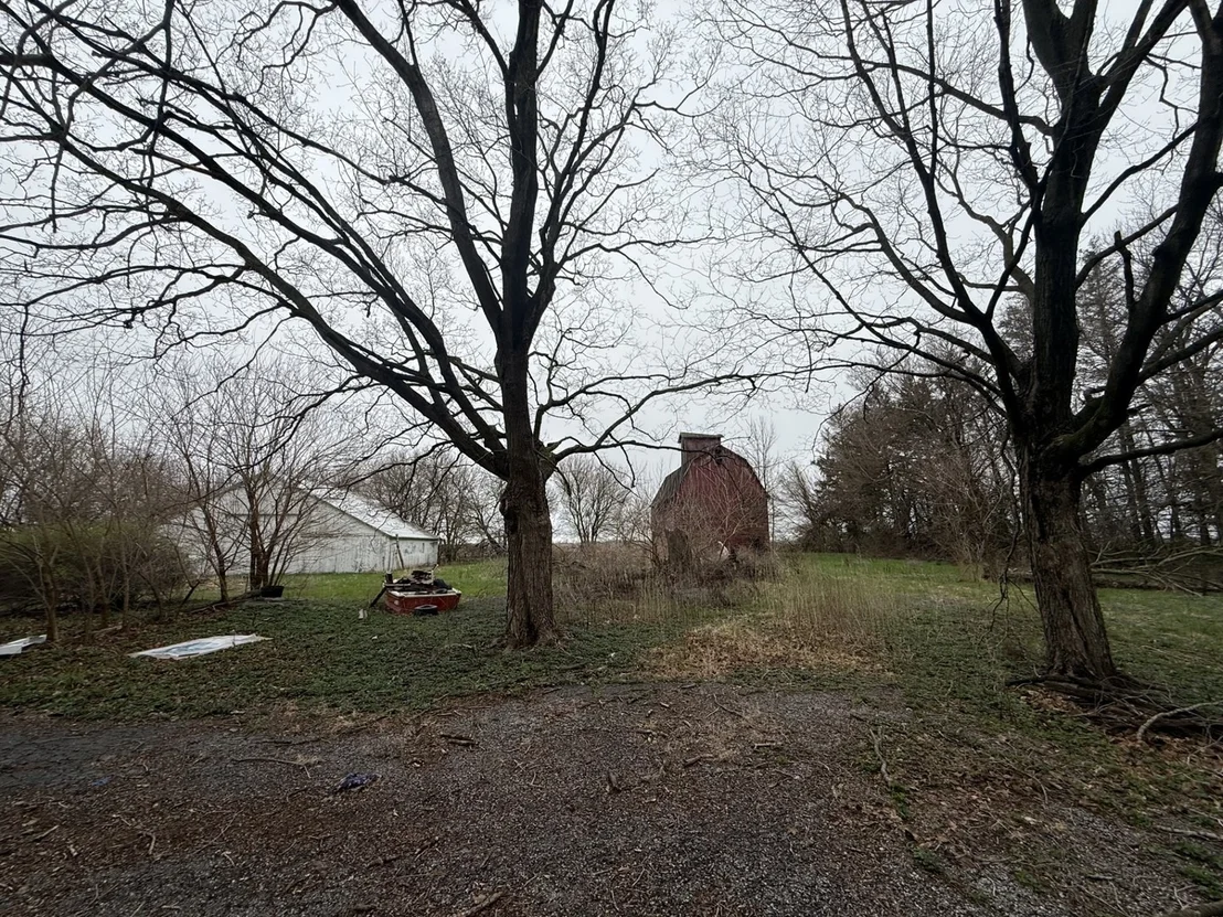Photo of 656 N 6th Road