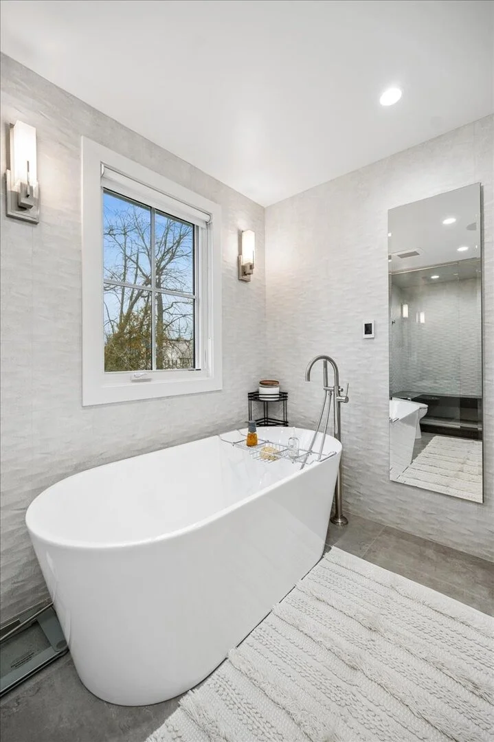 Photo of 270 Sheridan Road