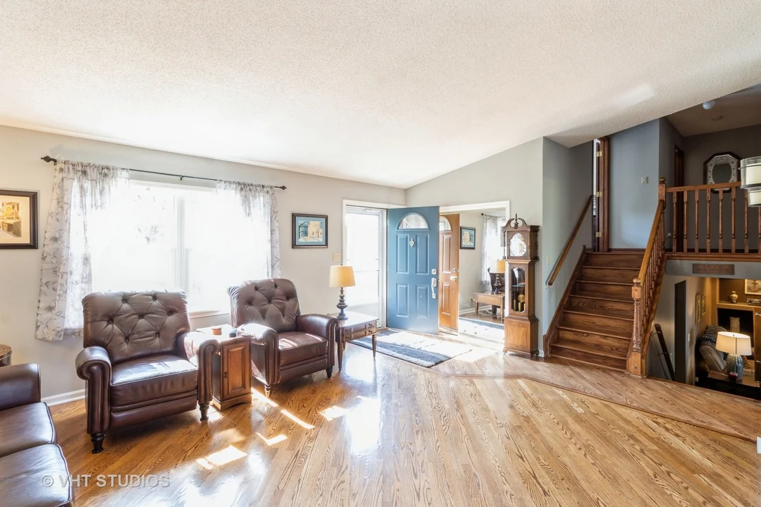 Photo of 1061 Warwick Circle N