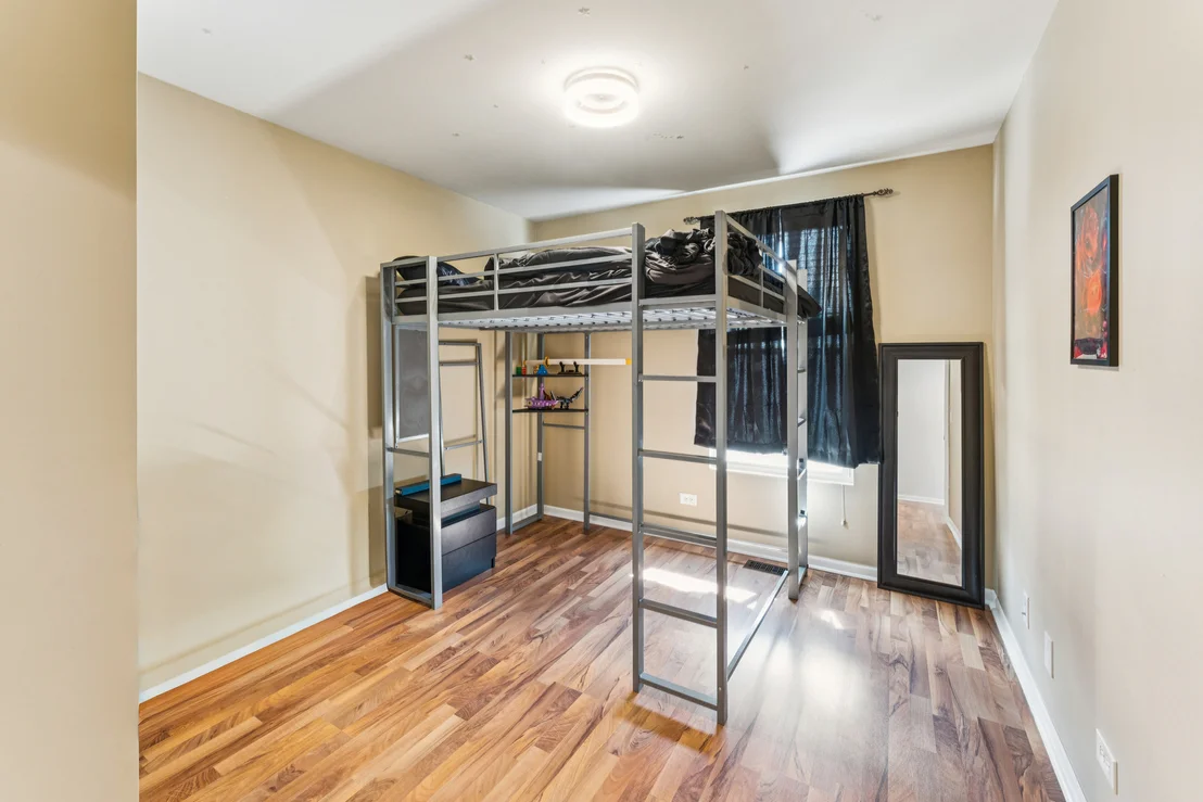 Photo of 464 Valentine Way