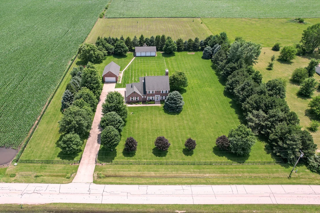 Photo of 5535 Airport Road