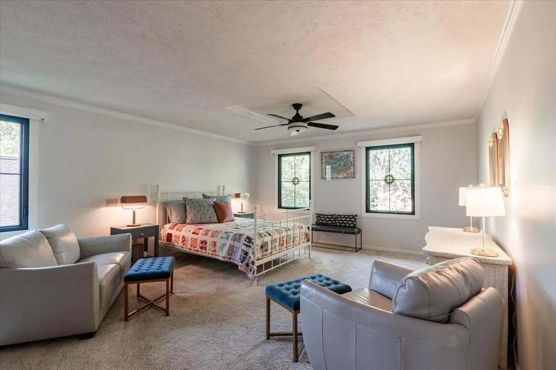 Photo of 2202 Hedgewood Drive