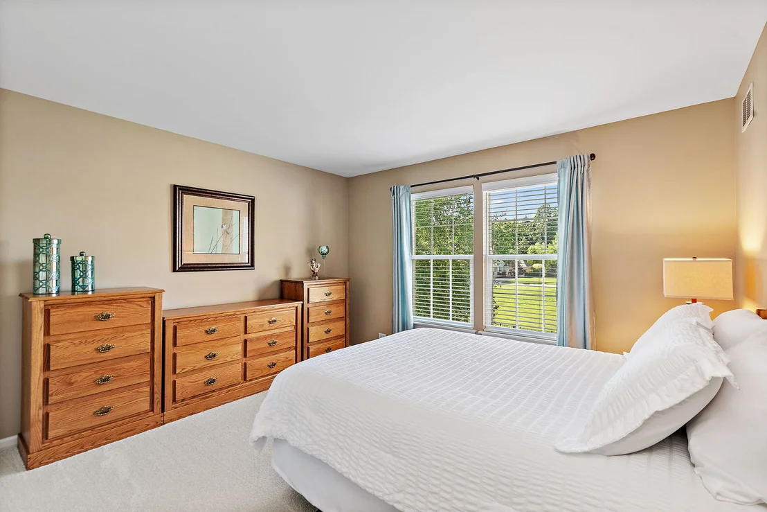 Photo of 2700 Oak Drive