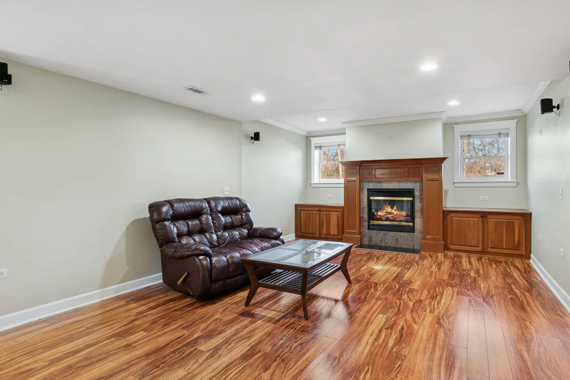 Photo of 2667 Charter Oak Drive