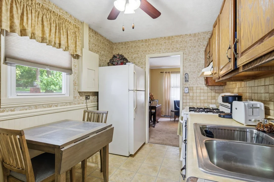 Photo of 1210 Greenlawn Drive