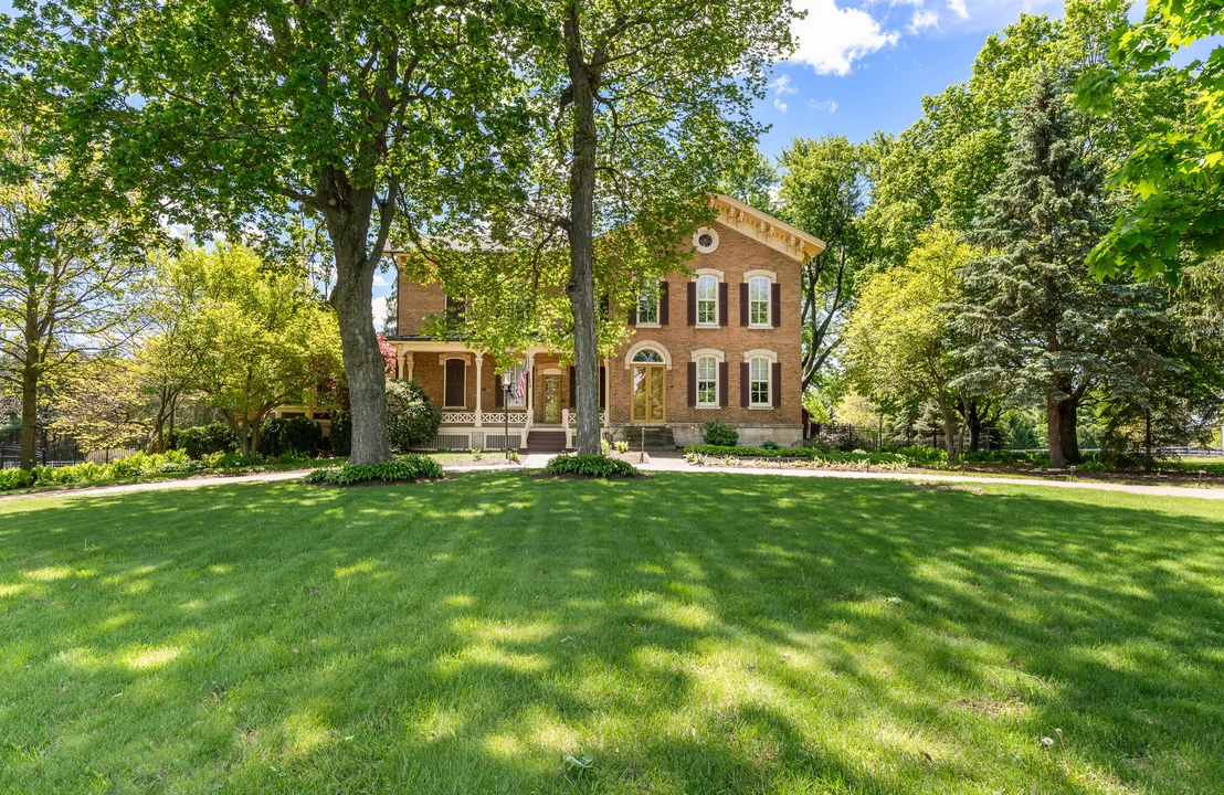 Photo of 1542 Plainfield Road