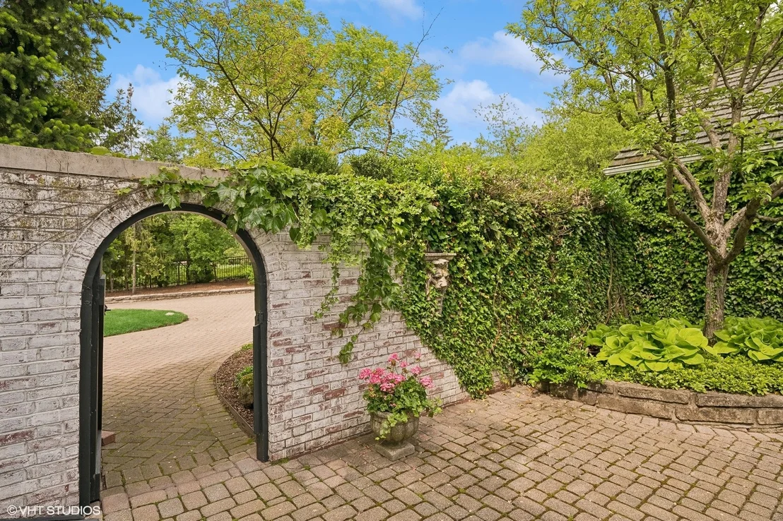 Photo of 844 Hibbard Road