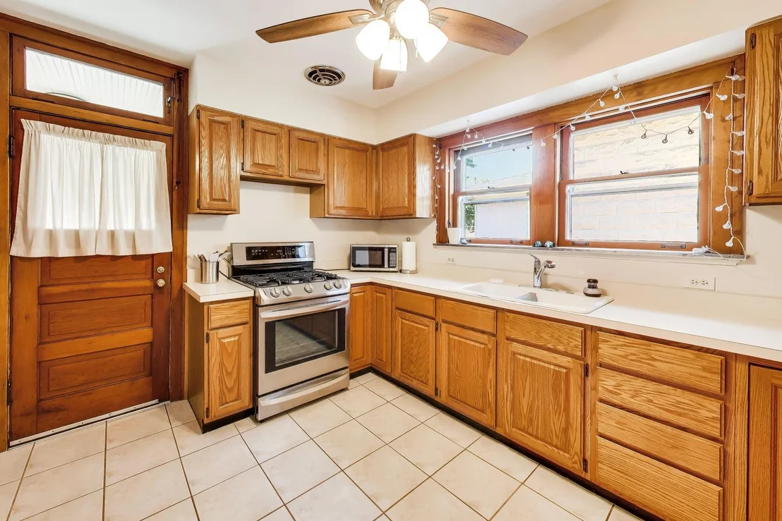 Photo of 934 Circle Avenue