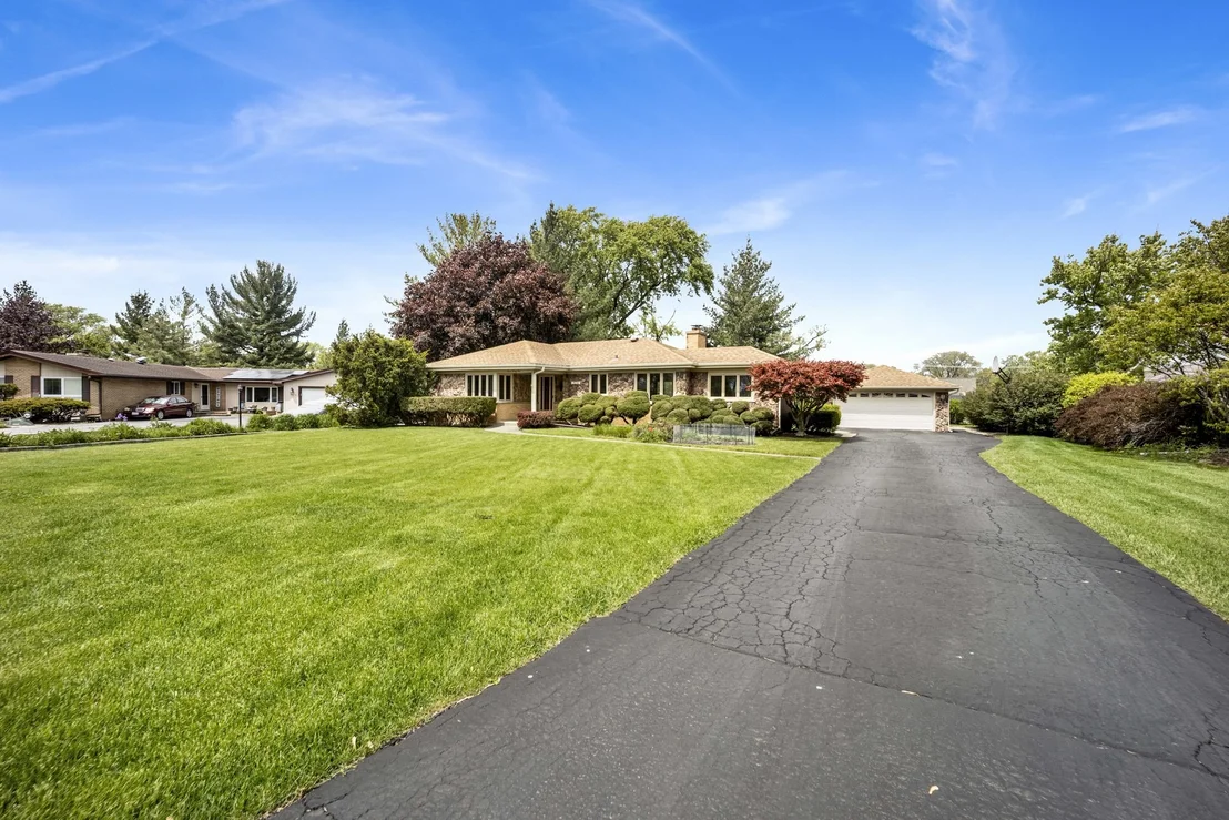 Photo of 18W724 20th Place
