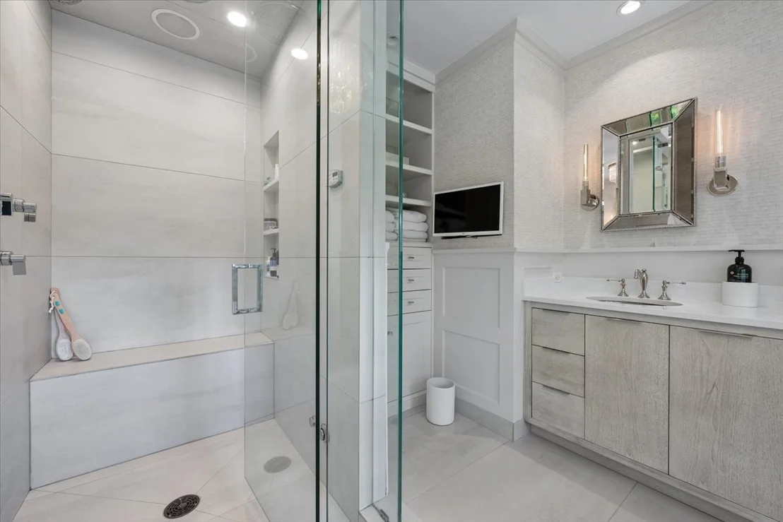 Photo of 395 Greenleaf Avenue