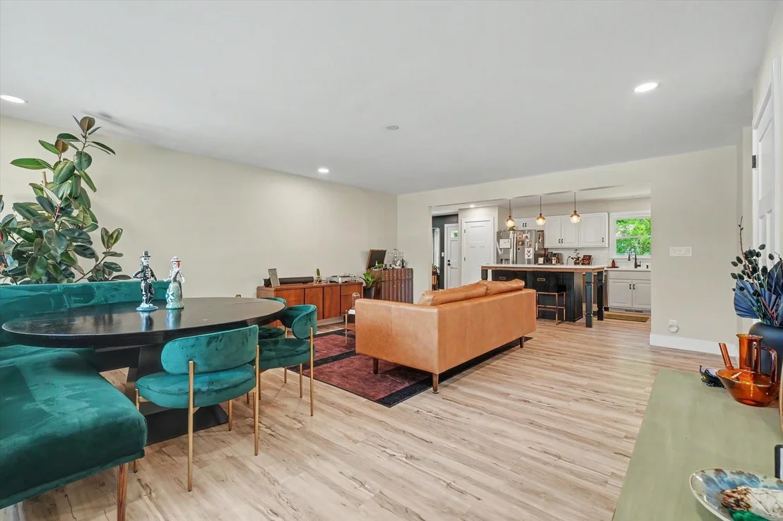 Photo of 1008 Devonshire Drive