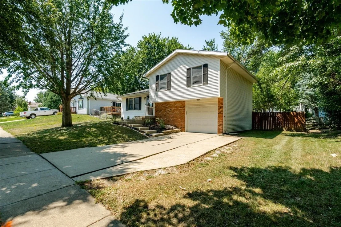 Photo of 1216 N Hershey Road
