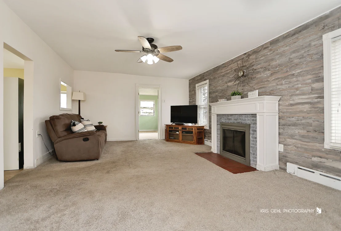 Photo of 35694 N Laurel Avenue