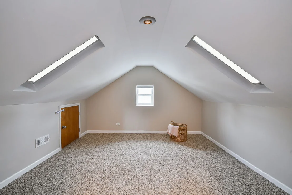 Photo of 935 4th Avenue