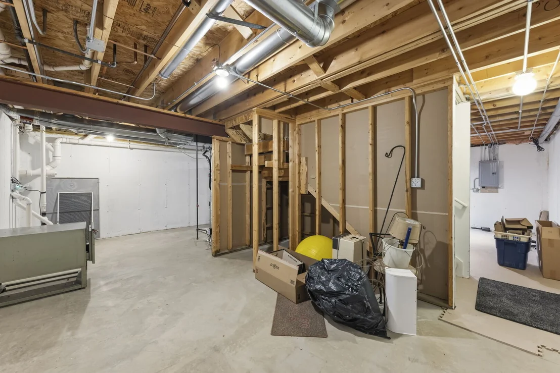 Photo of Unit 3 at 1728 Pershing Avenue