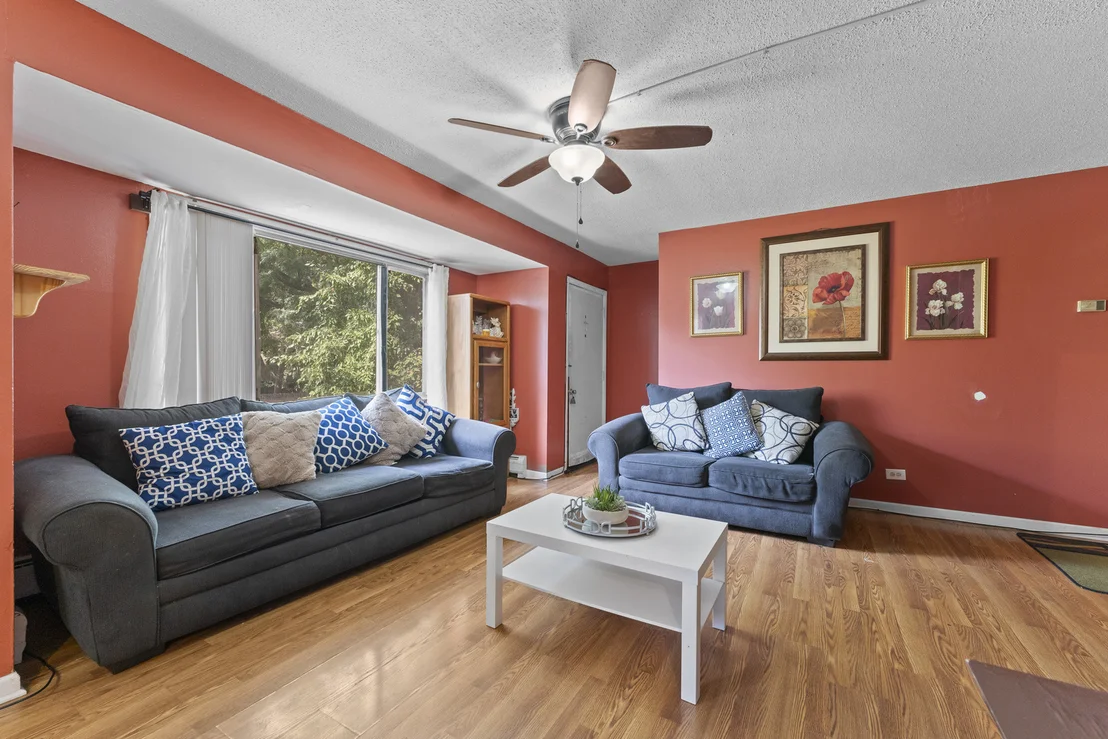 Photo of Unit 14 at 2504 Algonquin Road