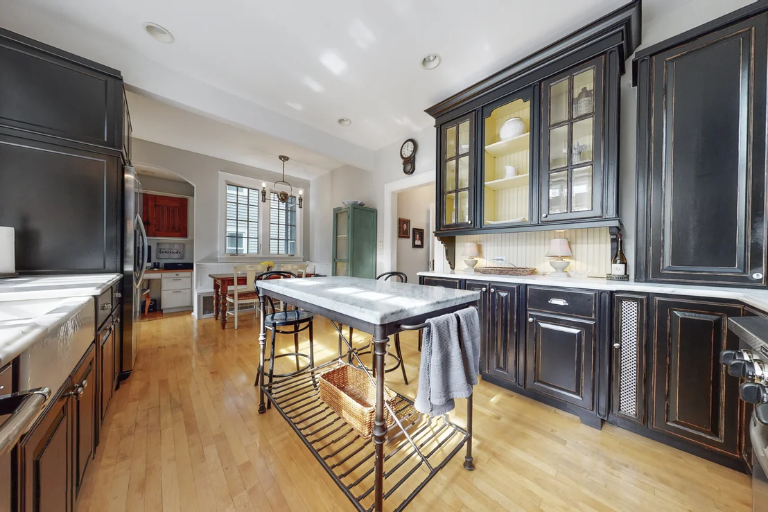 Photo of 1005 Greenleaf Avenue
