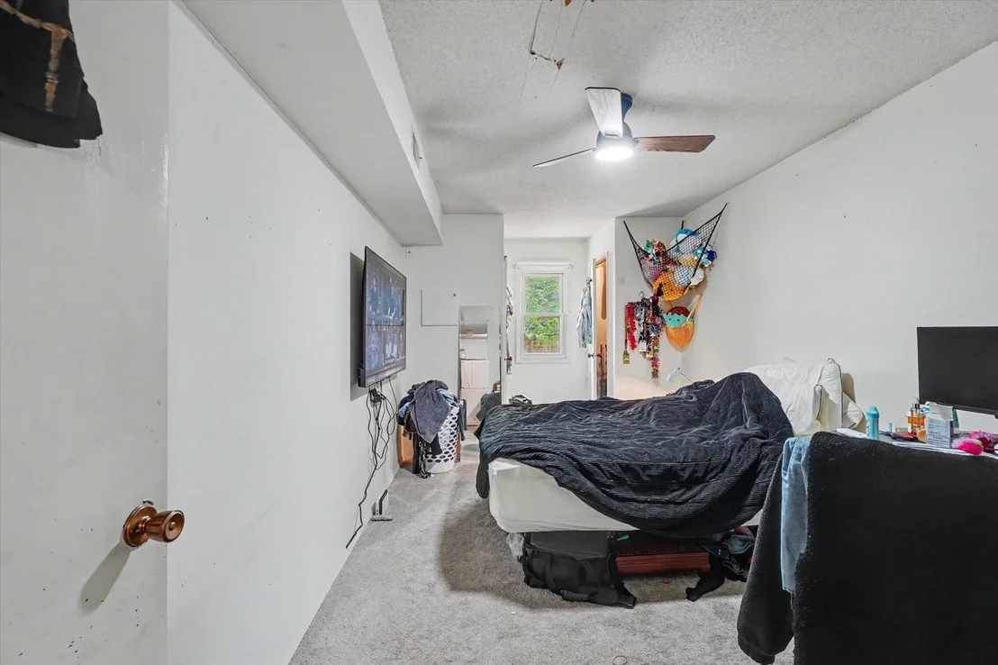 Photo of Unit 14 at 912 Crescent Drive