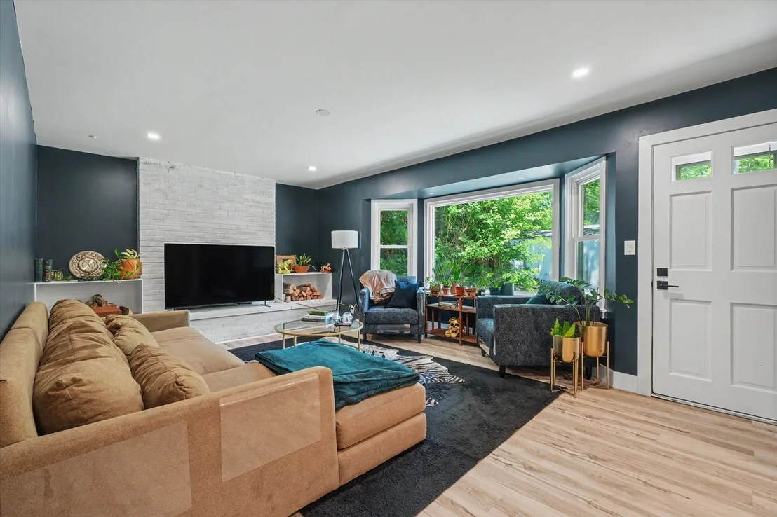 Photo of 1008 Devonshire Drive