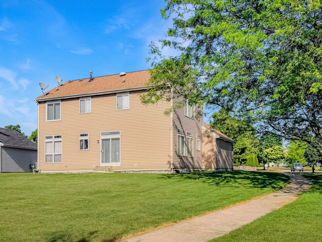 Photo of 384 S Clearview Circle