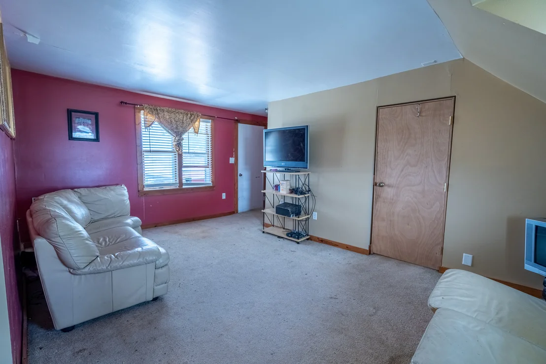 Photo of 1274 Whitney Road