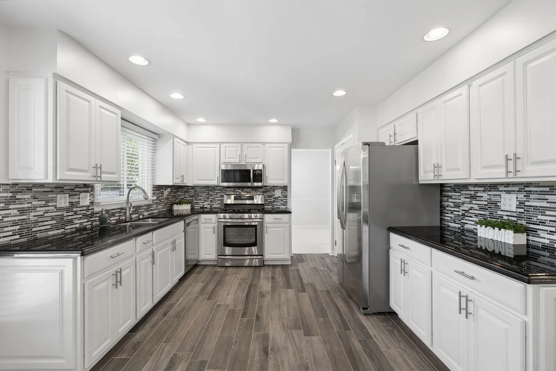 Photo of 1249 STONEGATE Road