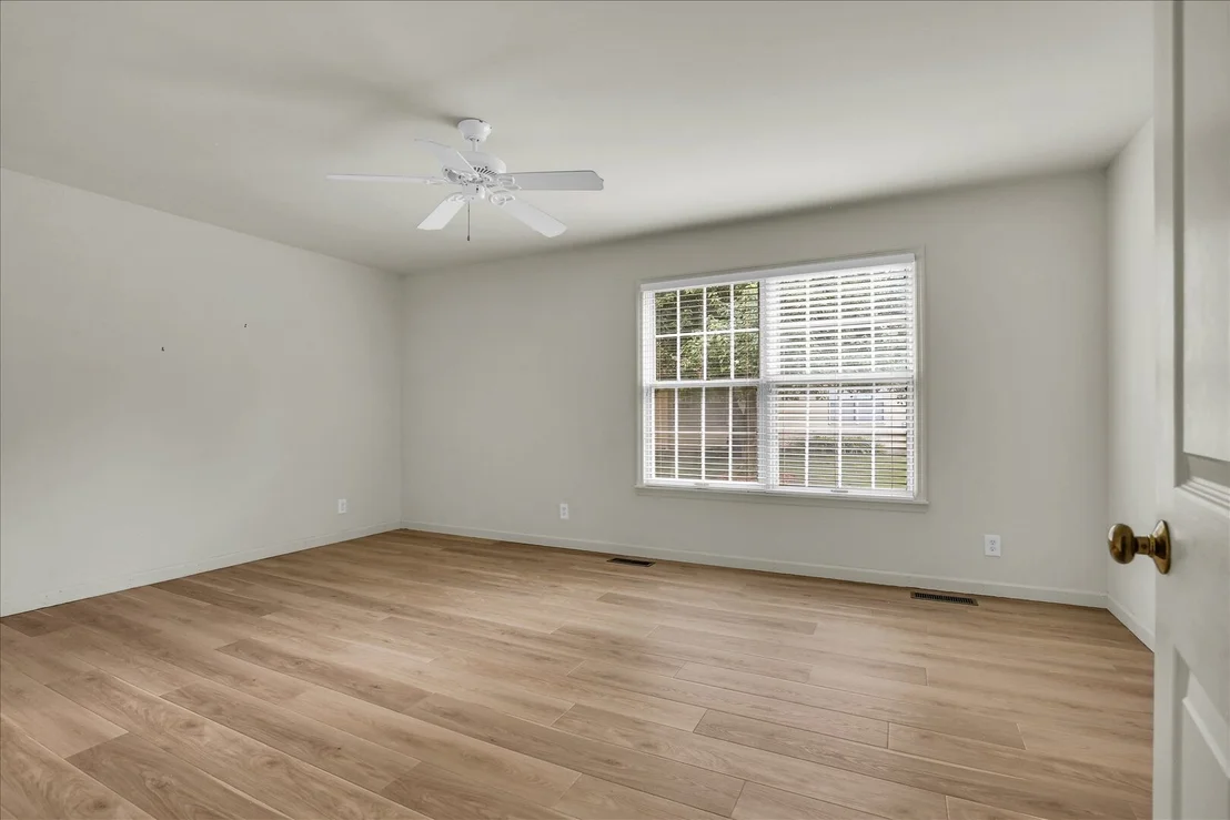 Photo of Unit B at 1501 Broadmoor Drive