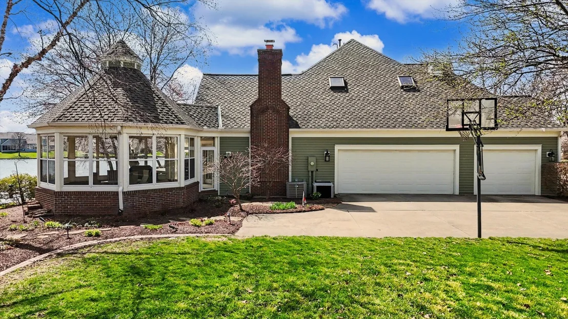 Photo of 2204 Edgewater Place