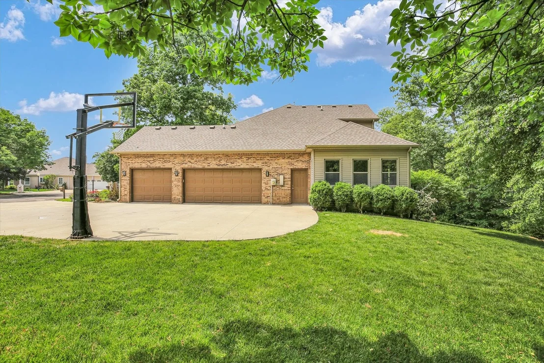 Photo of 1516 River Bluff Drive