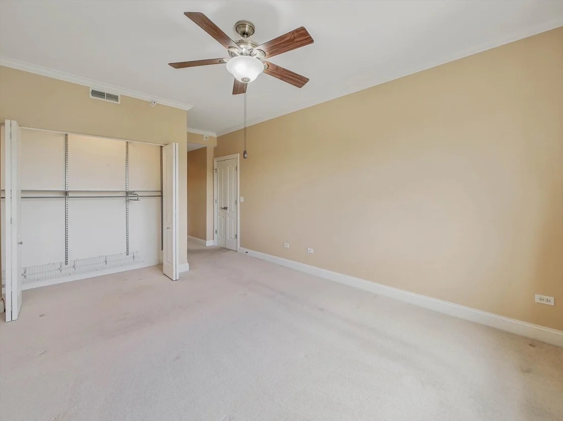 Photo of Unit 403 at 1 Itasca Place