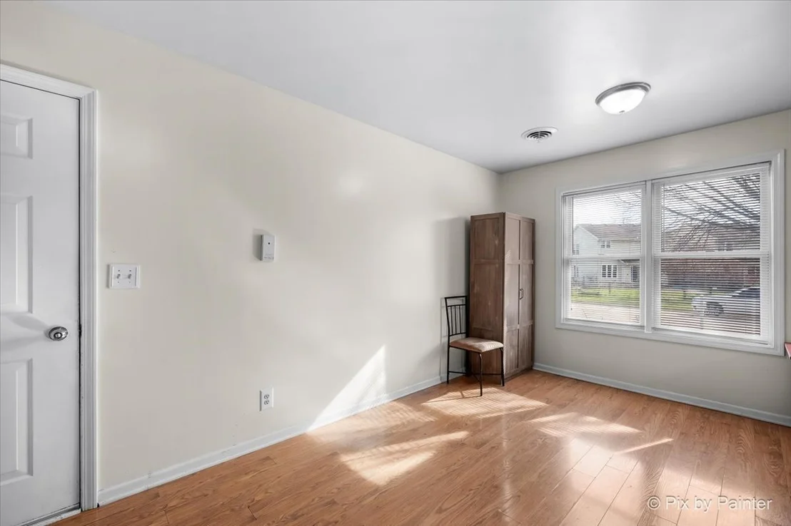 Photo of 705 Hawthorne Lane