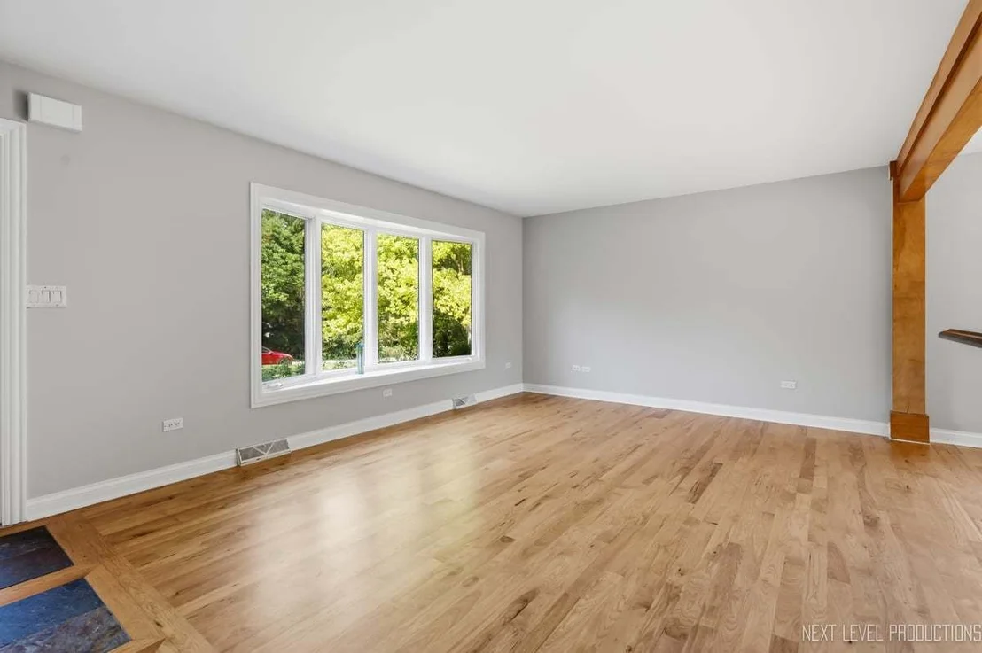 Photo of 4N849 White Pine Lane