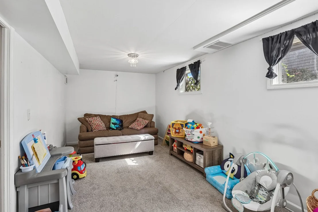 Photo of 523 Maplewood Drive